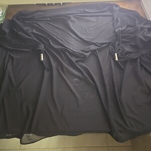 Elegant Black Wrap with Versatile Design